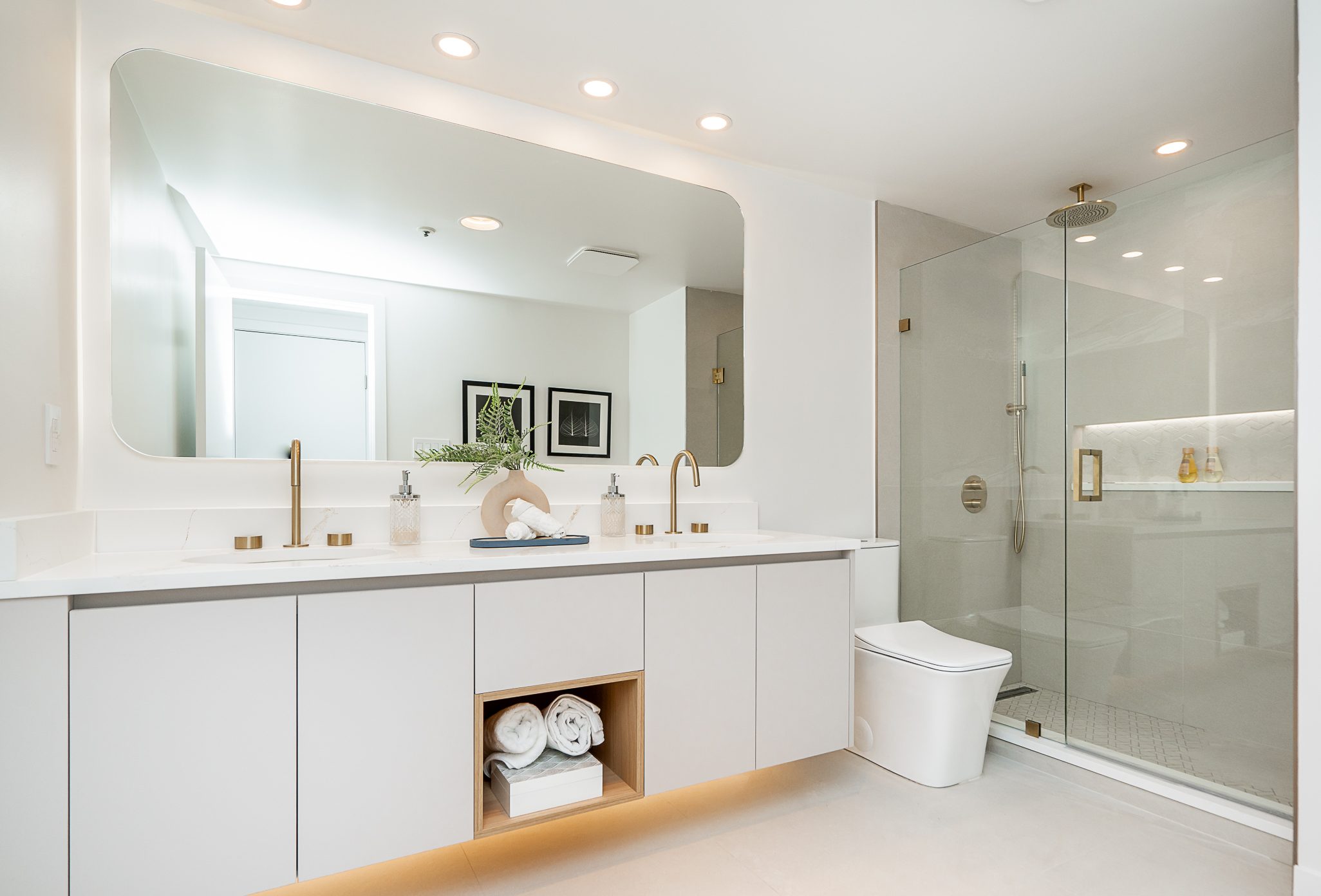 Bathroom Glass in Vancouver: Frameless, Sliding & Coated Options